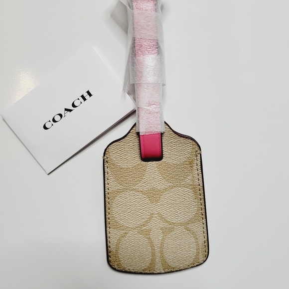 Coach Luggag Tag in Signature Canvas - Picture 2 of 3